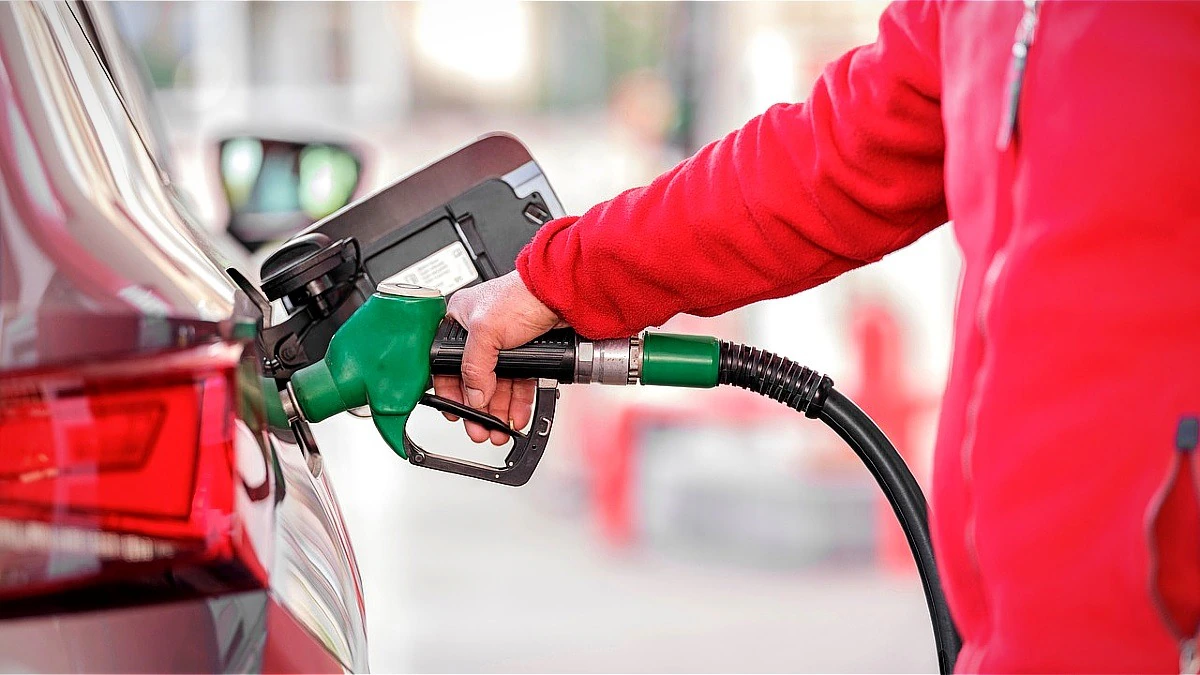 India’s Early E20 Ethanol Milestone Sparks Praise and Concerns Over Vehicles and Food Security