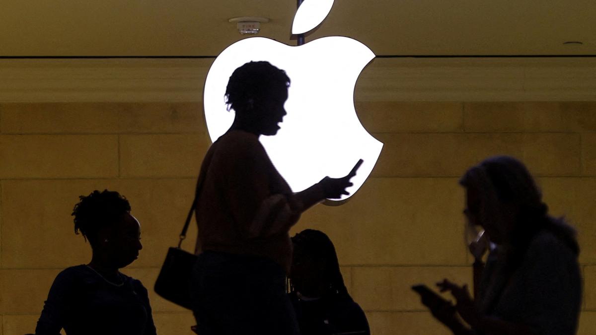 Fintiv sued Apple, alleging it stole mobile wallet tech from CorFire to build Apple Pay, using trade secrets and a racketeering scheme with banks to earn billions without paying.